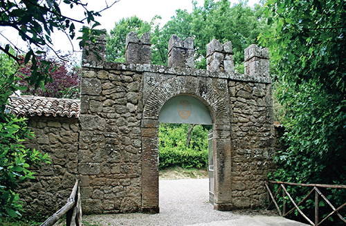 Vstupní brána do areálu parku