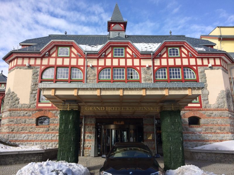 Grand hotel Kempinski na Štrbskom plese vo Vysokých Tatrách 1.